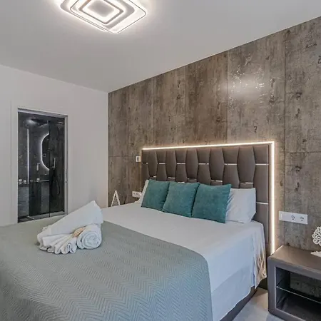 Apartment Puerto Marina Luxury 2bdr With Sea View *
