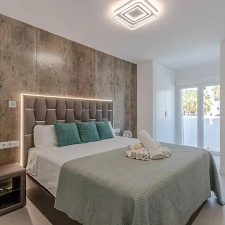 Puerto Marina Luxury 2bdr With Sea View Apartment *