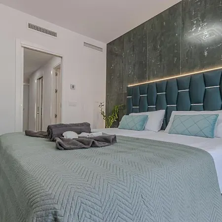 Puerto Marina Luxury 2bdr With Sea View Apartment