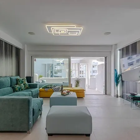 Apartment Puerto Marina Luxury 2bdr With Sea View